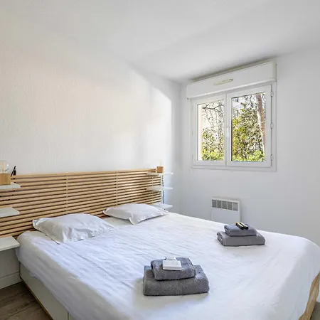 Comfort And Serenity With A C, Parking And Balcony Lejlighed *