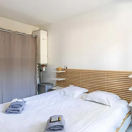 Comfort And Serenity With A C, Parking And Balcony Lejlighed Cannes